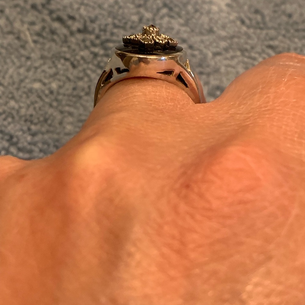 Sterling Silver Black Onyx and Marcasite Ring - Picture 3 of 4
